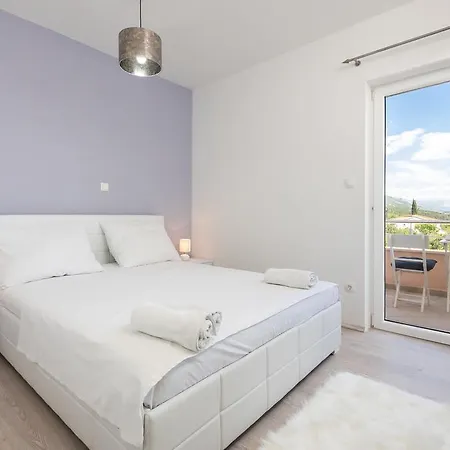 Panorama Holidays Apartman *