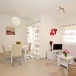 Panorama Holidays Apartment *