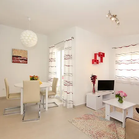 Panorama Holidays Apartment *