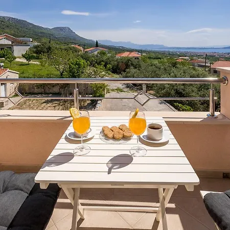 Panorama Holidays Apartment *