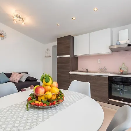 Panorama Holidays Apartment Kastel Stari