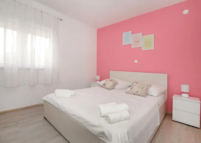 Panorama Holidays * Kaštel Stari
